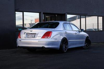 2004 Toyota Crown - Thumbnail