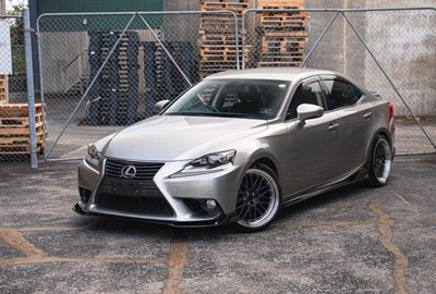 2013 Lexus IS 300h