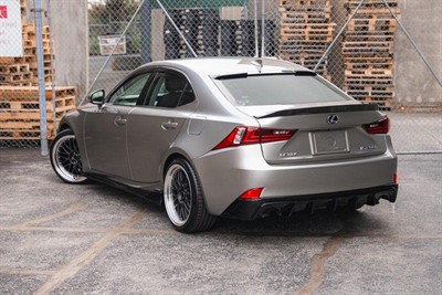 2013 Lexus IS 300h - Thumbnail