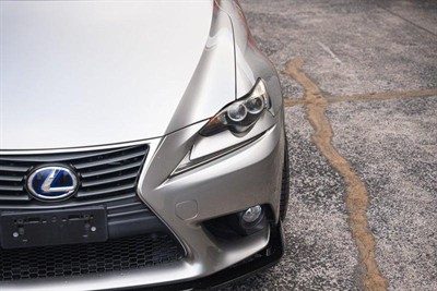 2013 Lexus IS 300h - Thumbnail