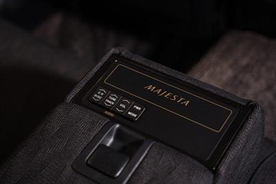 2004 Toyota Crown - Thumbnail
