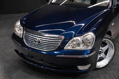 2004 Toyota Crown - Thumbnail