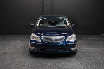 2004 Toyota Crown - Thumbnail