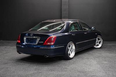 2004 Toyota Crown - Thumbnail