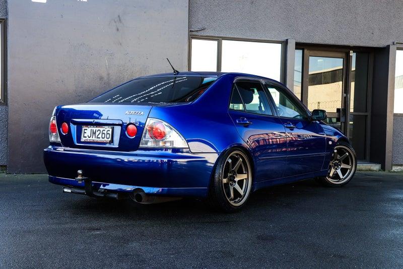 2000 Toyota Altezza