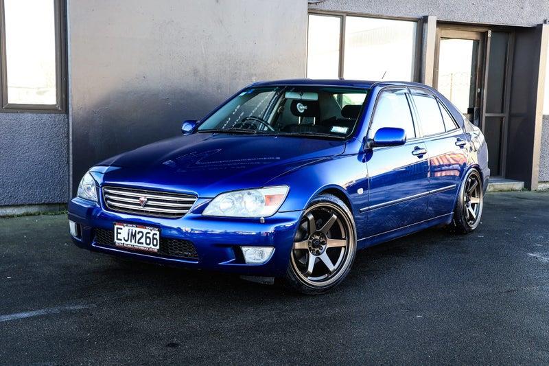 2000 Toyota Altezza