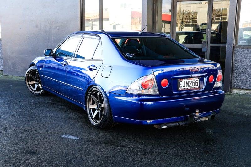 2000 Toyota Altezza