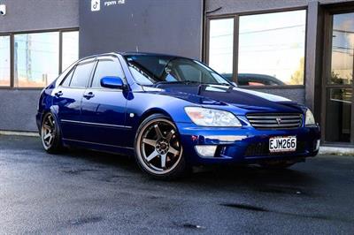 2000 Toyota Altezza - Thumbnail