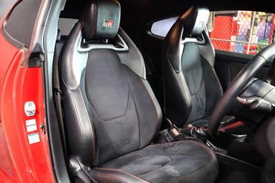 2020 Toyota Yaris - Thumbnail