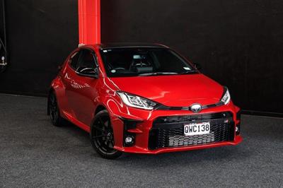 2020 Toyota Yaris - Thumbnail