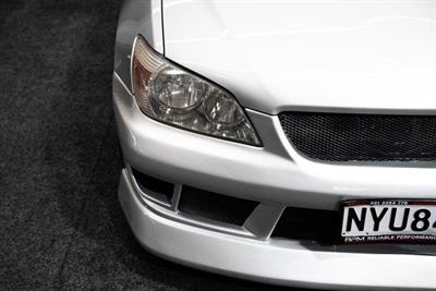 2000 Toyota Altezza - Thumbnail