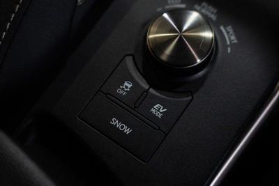 2017 Lexus IS 300h - Thumbnail