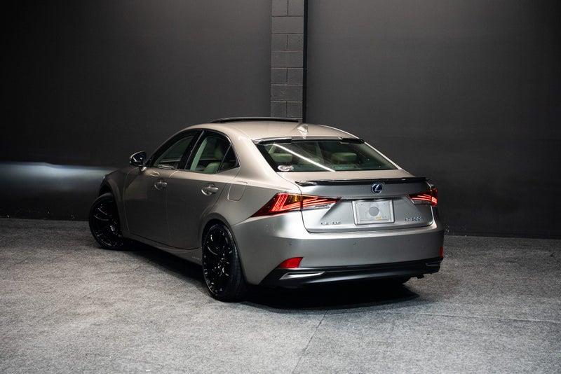 2017 Lexus IS 300h