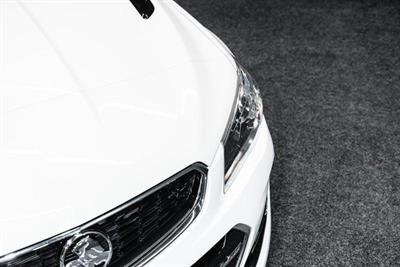 2016 Holden Commodore - Thumbnail