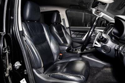 2016 Mitsubishi Pajero Sport - Thumbnail