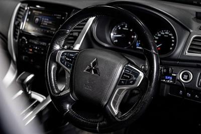 2016 Mitsubishi Pajero Sport - Thumbnail