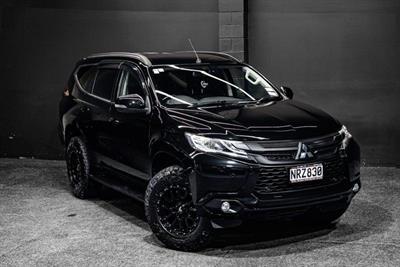 2016 Mitsubishi Pajero Sport - Thumbnail