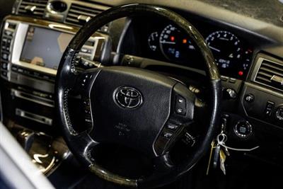 2005 Toyota Crown - Thumbnail