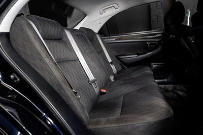 2005 Toyota Crown - Thumbnail