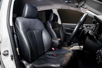 2013 Subaru Legacy - Thumbnail