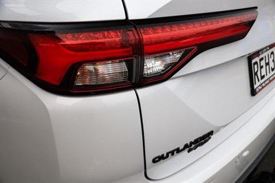 2022 Mitsubishi Outlander - Thumbnail