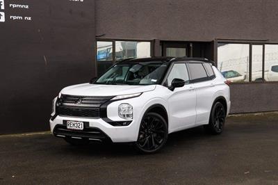 2022 Mitsubishi Outlander - Thumbnail