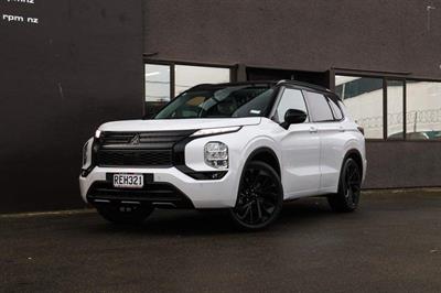 2022 Mitsubishi Outlander - Thumbnail