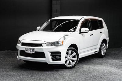 2011 Mitsubishi Outlander - Thumbnail