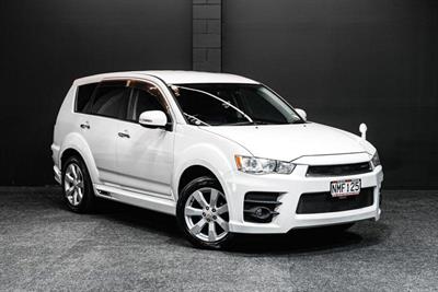 2011 Mitsubishi Outlander - Thumbnail