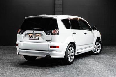 2011 Mitsubishi Outlander - Thumbnail