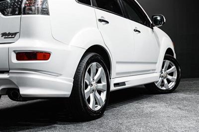 2011 Mitsubishi Outlander - Thumbnail