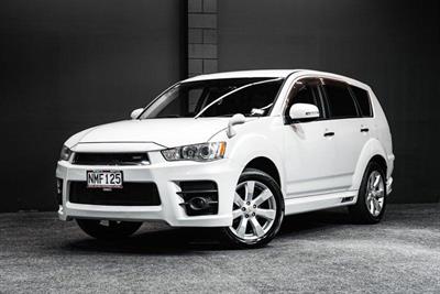 2011 Mitsubishi Outlander - Thumbnail