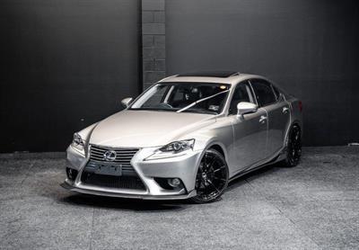 2013 Lexus IS 300h