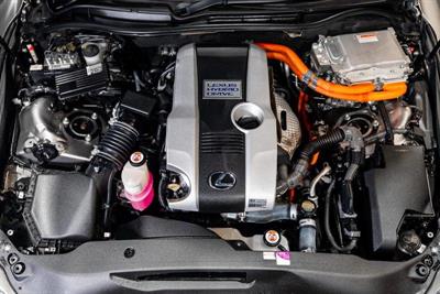 2013 Lexus IS 300h - Thumbnail