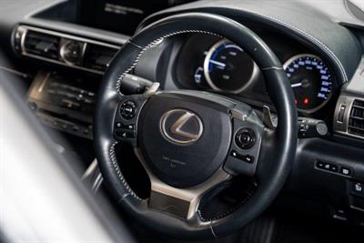 2013 Lexus IS 300h - Thumbnail