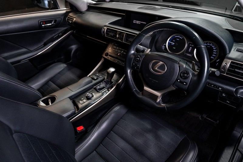 2013 Lexus IS 300h