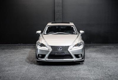 2013 Lexus IS 300h - Thumbnail