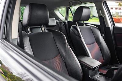 2010 Mazda Axela - Thumbnail