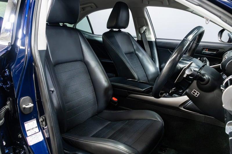 2013 Lexus IS 300h