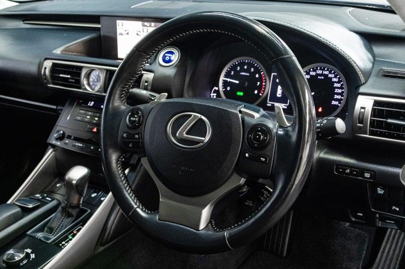 2013 Lexus IS 300h