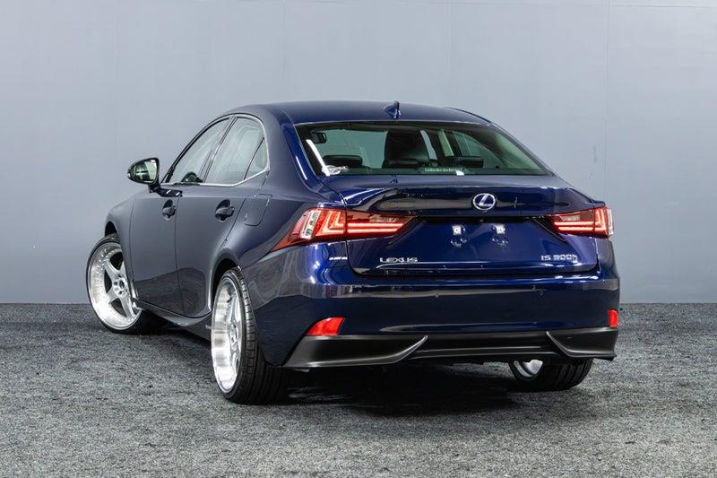 2013 Lexus IS 300h