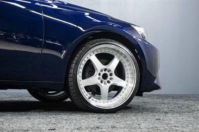 2013 Lexus IS 300h - Thumbnail