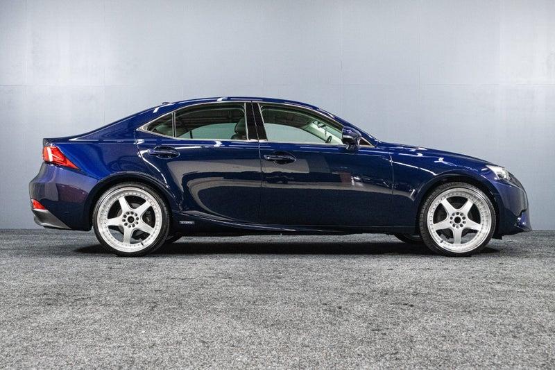 2013 Lexus IS 300h