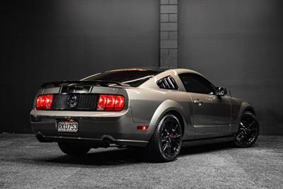 2005 Ford Mustang - Thumbnail
