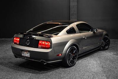 2005 Ford Mustang - Thumbnail