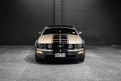 2005 Ford Mustang - Thumbnail