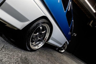 1995 Mitsubishi Delica - Thumbnail