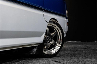 1995 Mitsubishi Delica - Thumbnail