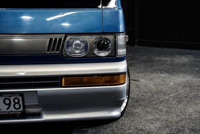 1995 Mitsubishi Delica - Thumbnail