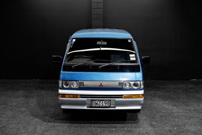 1995 Mitsubishi Delica - Thumbnail